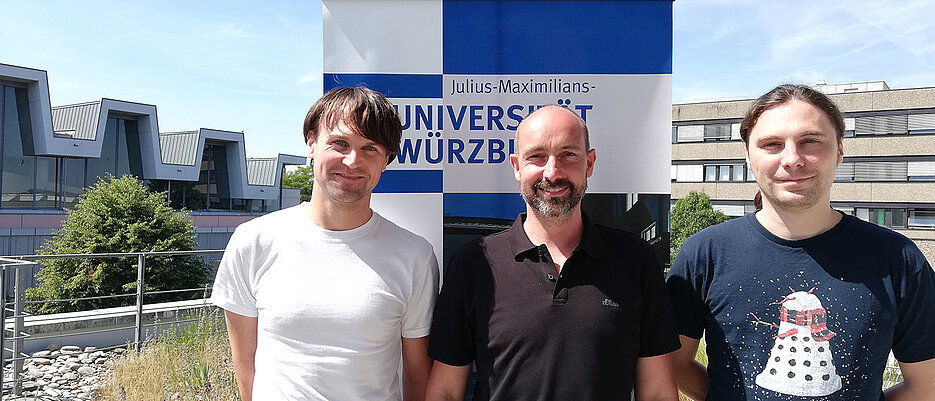Die Forscher hinter den 5G-Projekten der Uni Würzburg (von links): Dr. Florian Wamser, Prof. Dr. Tobias Hoßfeld und Dr. Florian Metzger. 