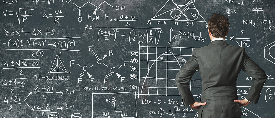 Der Mathematikunterricht an Grundschulen von heute hat mit dem Unterricht von früher so gut wie nichts mehr gemein. Das SINUS-Programm trägt dazu bei, neueste Forschungsergebnisse aus der Didaktik in die Schulklassen zu tragen.